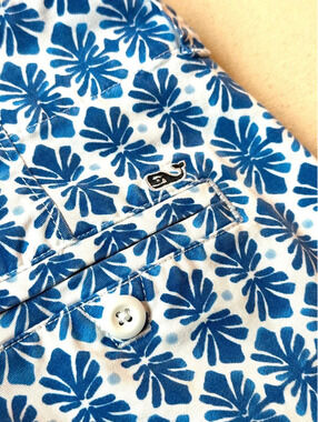 Vineyard Vines Blue Floral Chino Shorts Women’s Size 10 Preppy Coastal